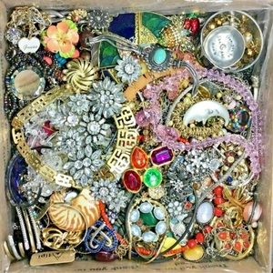 1 LB Vtg modern jewelry lot~ wear craft necklaces, earrings, bracelets, brooches